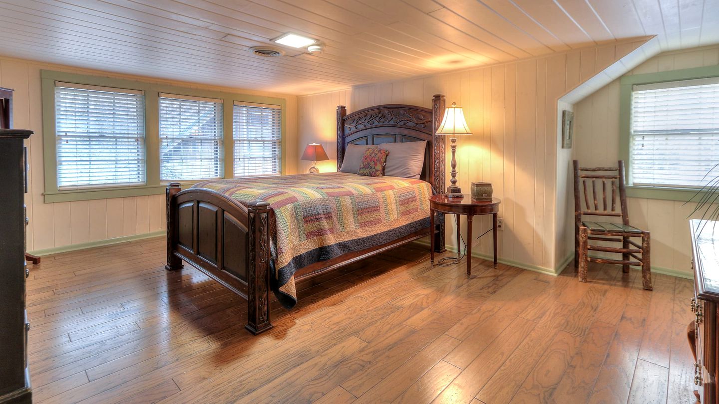 Nature's Hideaway: Cabin Retreat to Unwind from Gatlinburg's Crowds