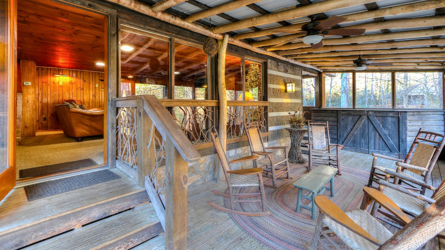 Nature's Hideaway: Cabin Retreat to Unwind from Gatlinburg's Crowds