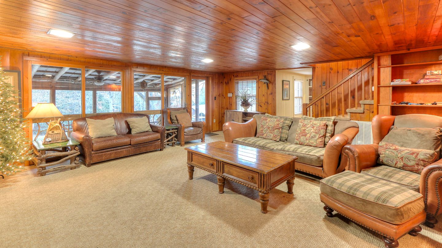 Nature's Hideaway: Cabin Retreat to Unwind from Gatlinburg's Crowds