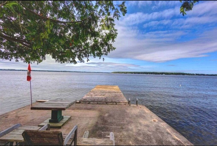 Cottages (Canada, Kawartha Lakes, Ontario)