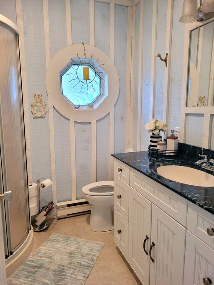 Spacious Family Cottage with Stunning Sunset Views on Sturgeon Lake, Near Bobcaygeon, Ontario