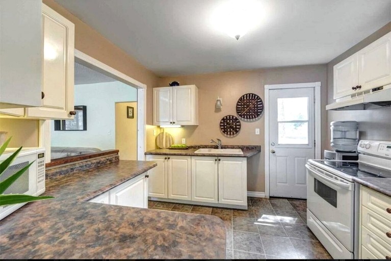 Cottages (Canada, Kawartha Lakes, Ontario)