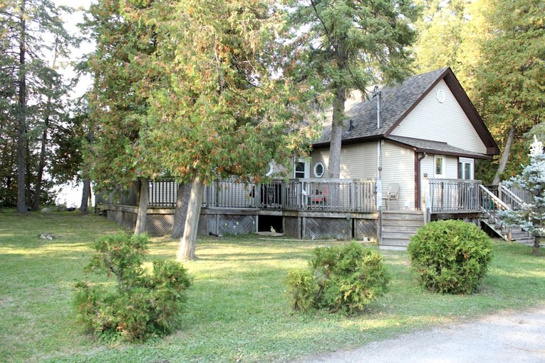Cottages (Canada, Kawartha Lakes, Ontario)