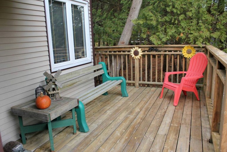 Cottages (Canada, Kawartha Lakes, Ontario)