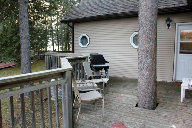 Cottages (Canada, Kawartha Lakes, Ontario)