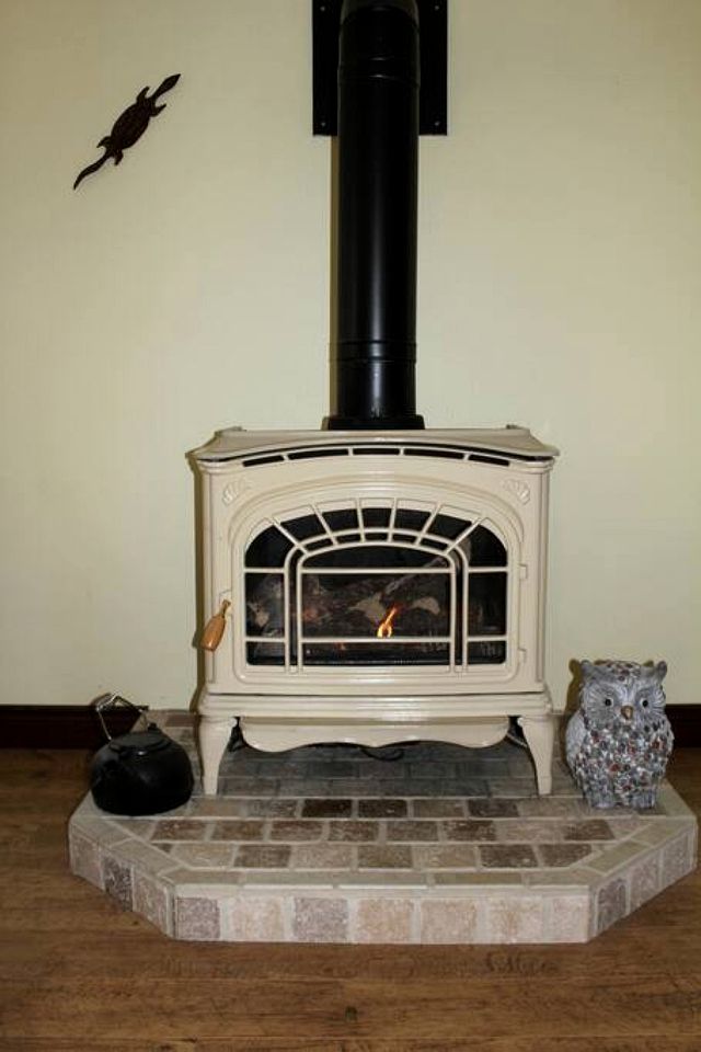 Spacious Family Cottage with Stunning Sunset Views on Sturgeon Lake, Near Bobcaygeon, Ontario