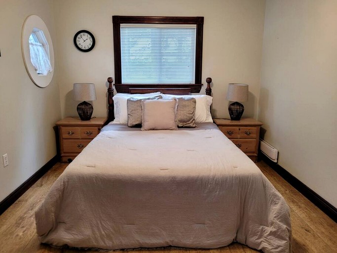 Cottages (Canada, Kawartha Lakes, Ontario)