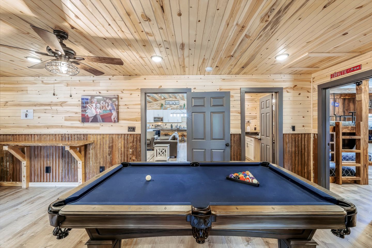 Rustic Farmhouse-Style Cabin with Hot Tub in Sevierville, Tennessee, near the Smoky Mountains