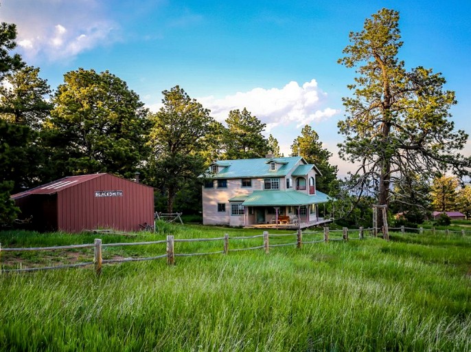 Barns (Westcliffe, Colorado, United States)