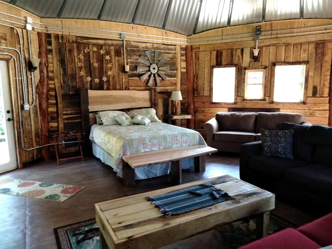 Cabins (Genoa, West Virginia, United States)