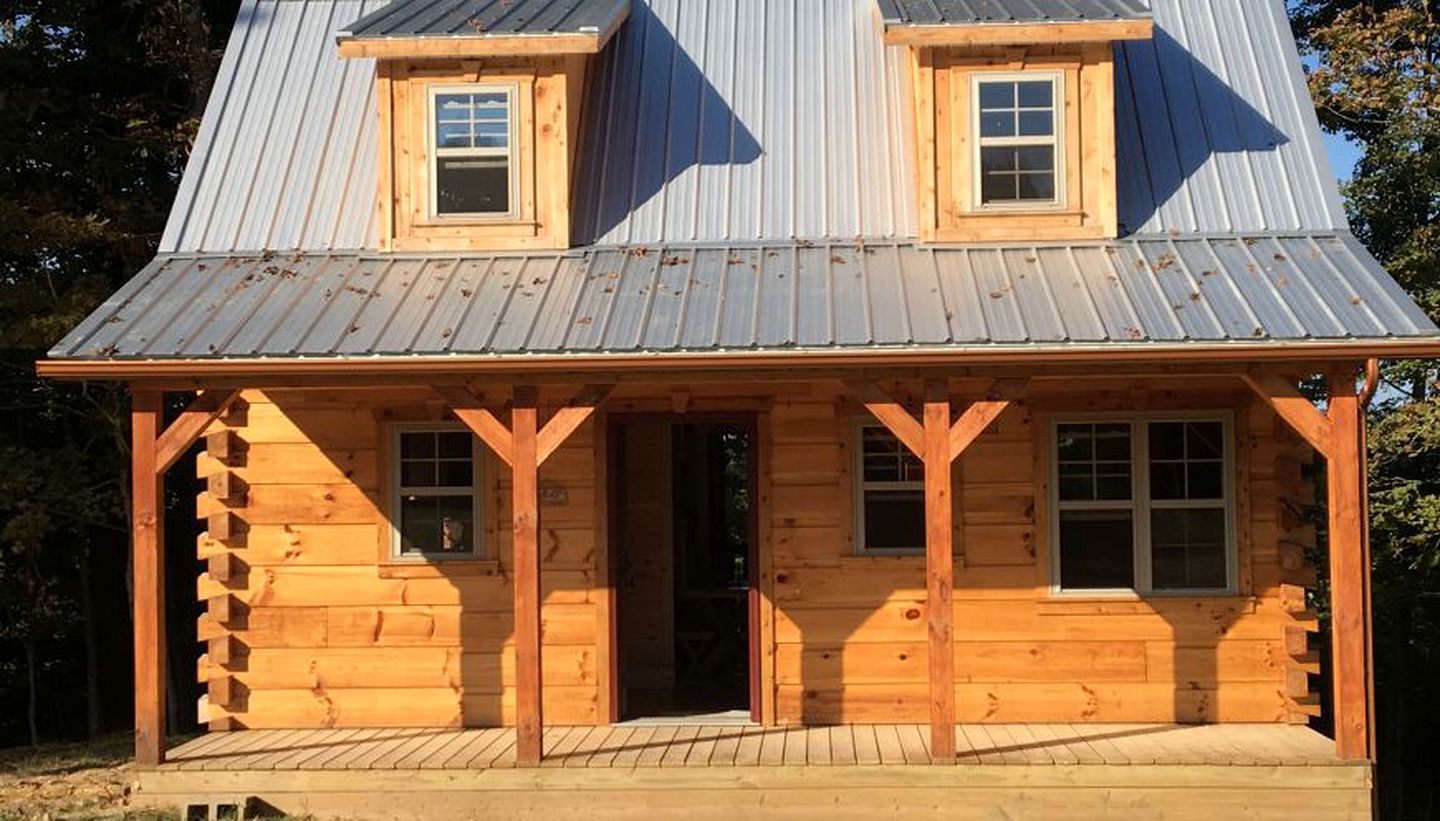 Authentic Stunning Cabin Rental with Private Jacuzzi near Huntington, West Virginia