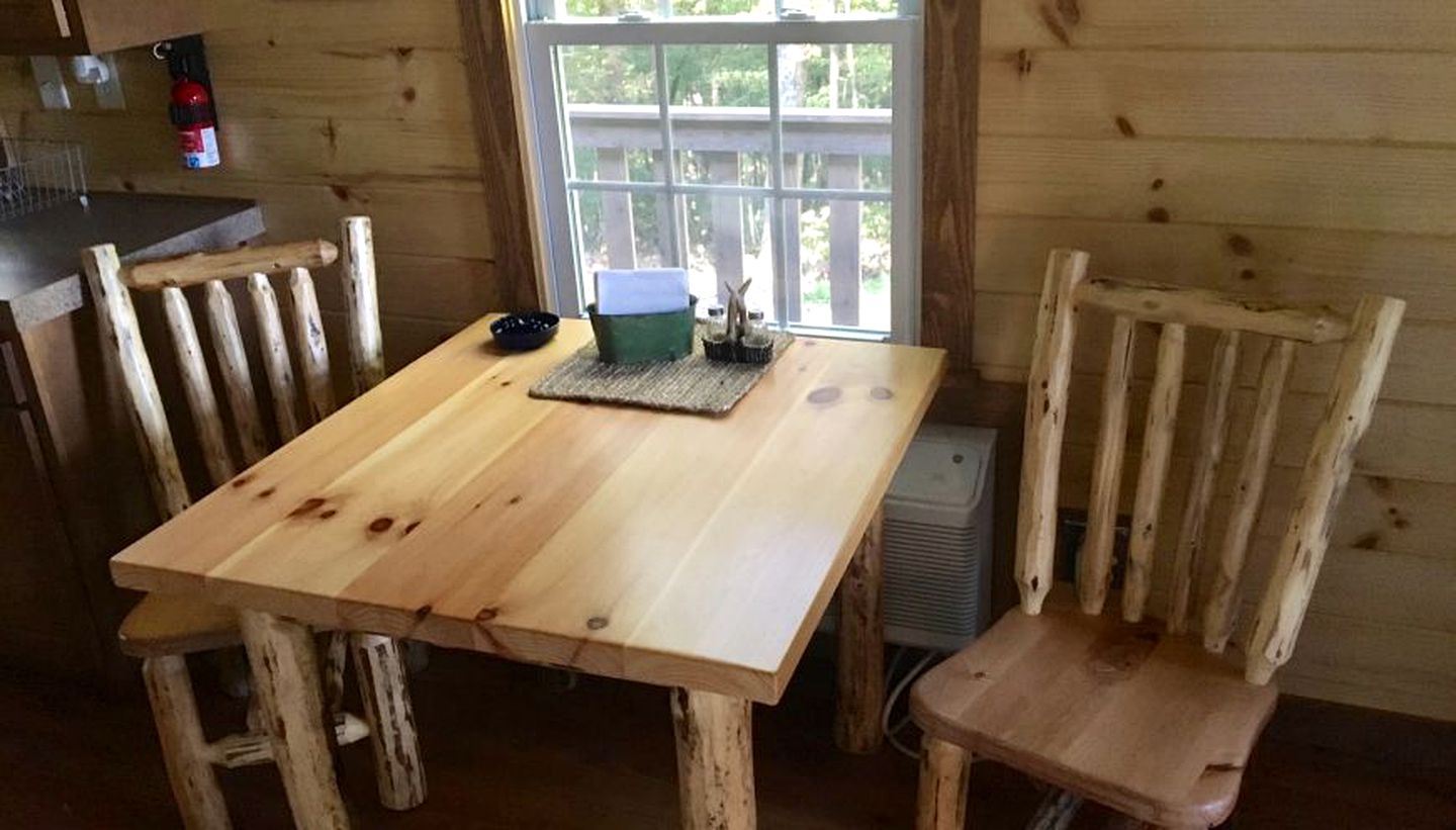 Romantic Log Cabin Accommodation with Private Jacuzzi near Huntington, West Virginia