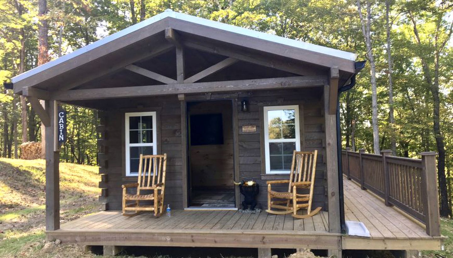 Romantic Log Cabin Accommodation with Private Jacuzzi near Huntington, West Virginia