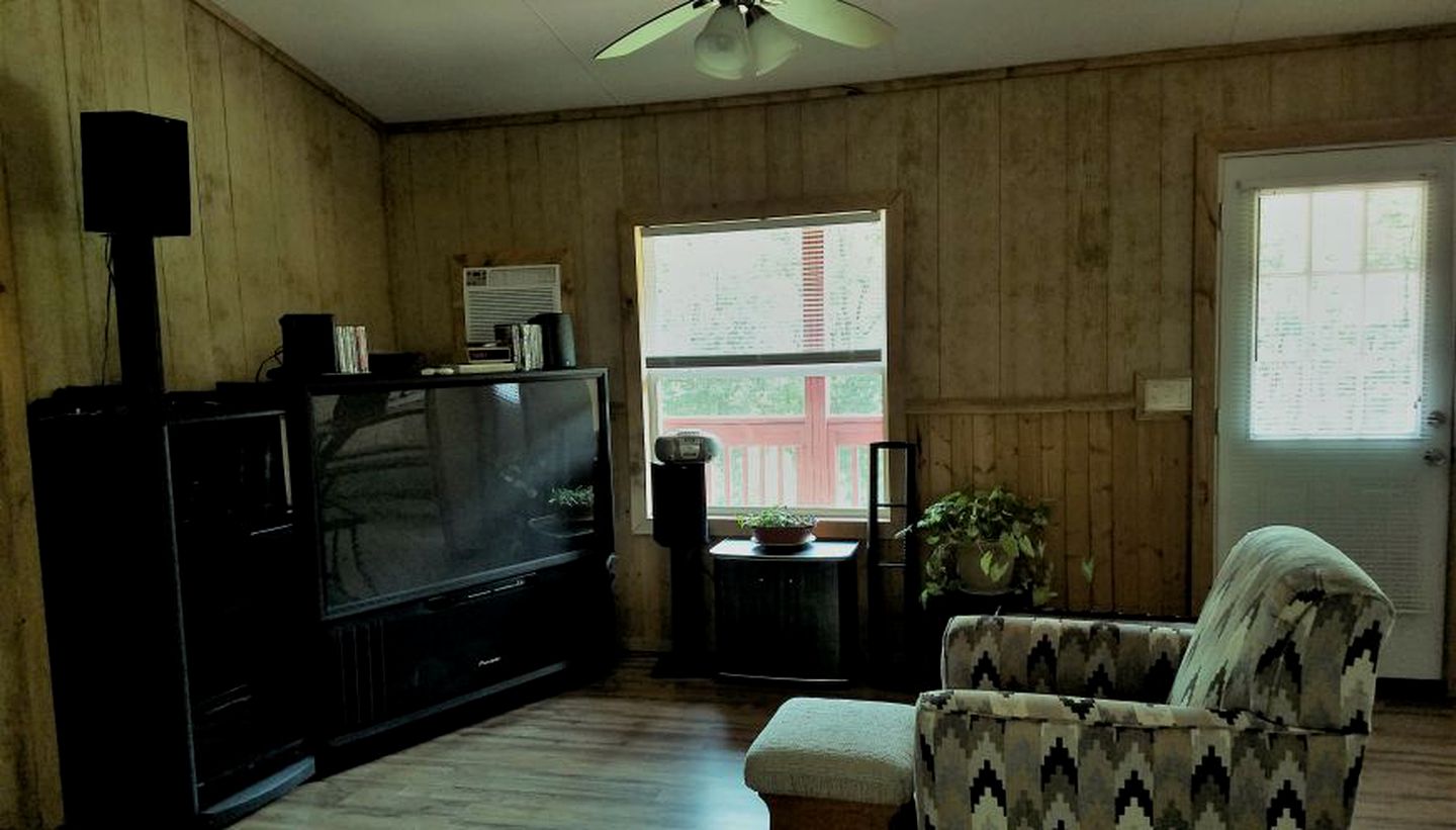 Gorgeous Family-Friendly Cabin with Fire Pit near Huntington, West Virginia