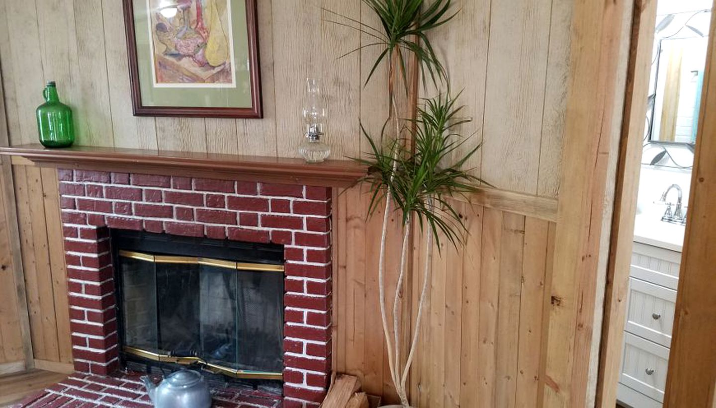 Gorgeous Family-Friendly Cabin with Fire Pit near Huntington, West Virginia