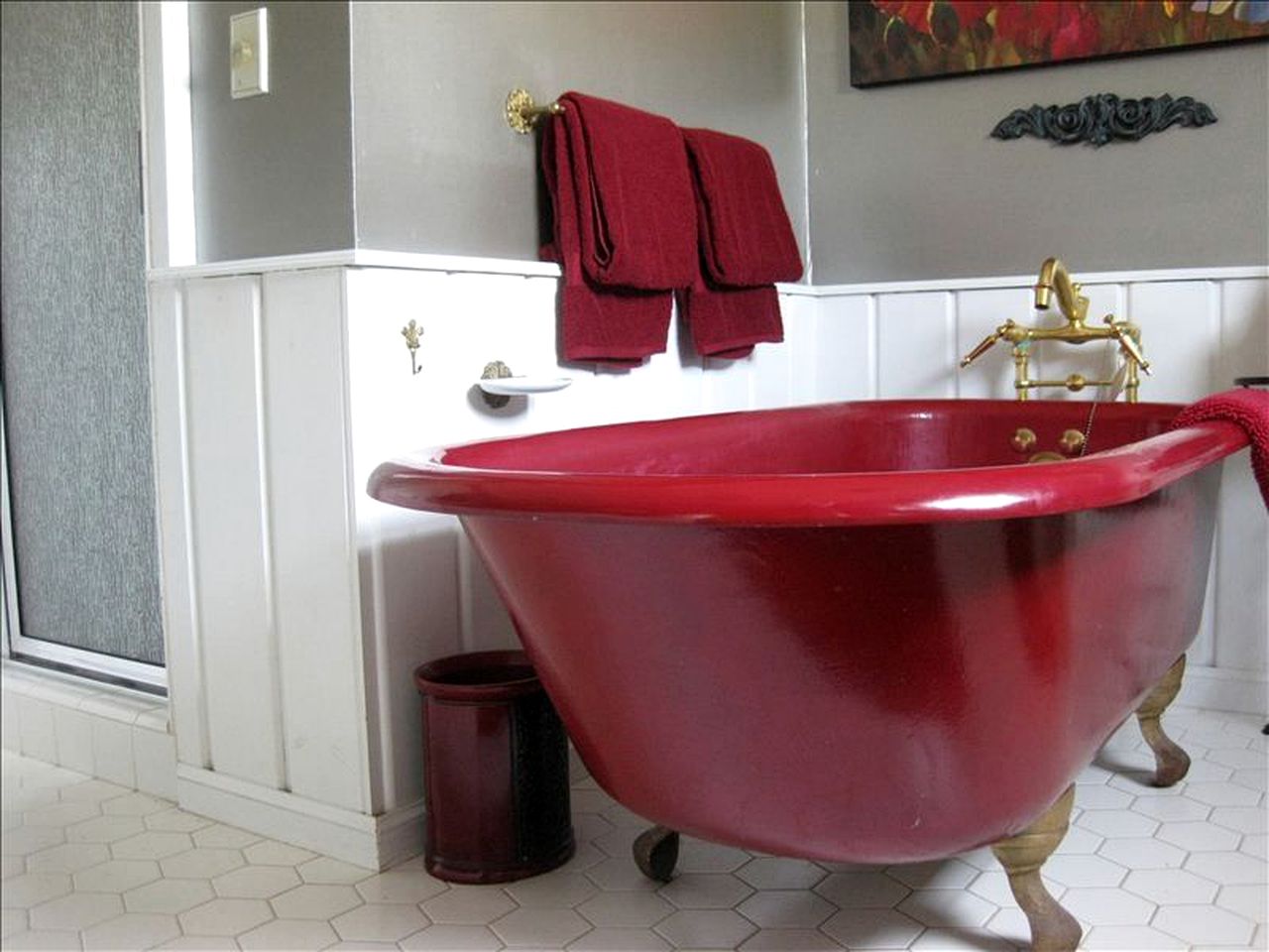 Spacious Four-Bedroom Barn with a Private Pool near Tulsa, Oklahoma