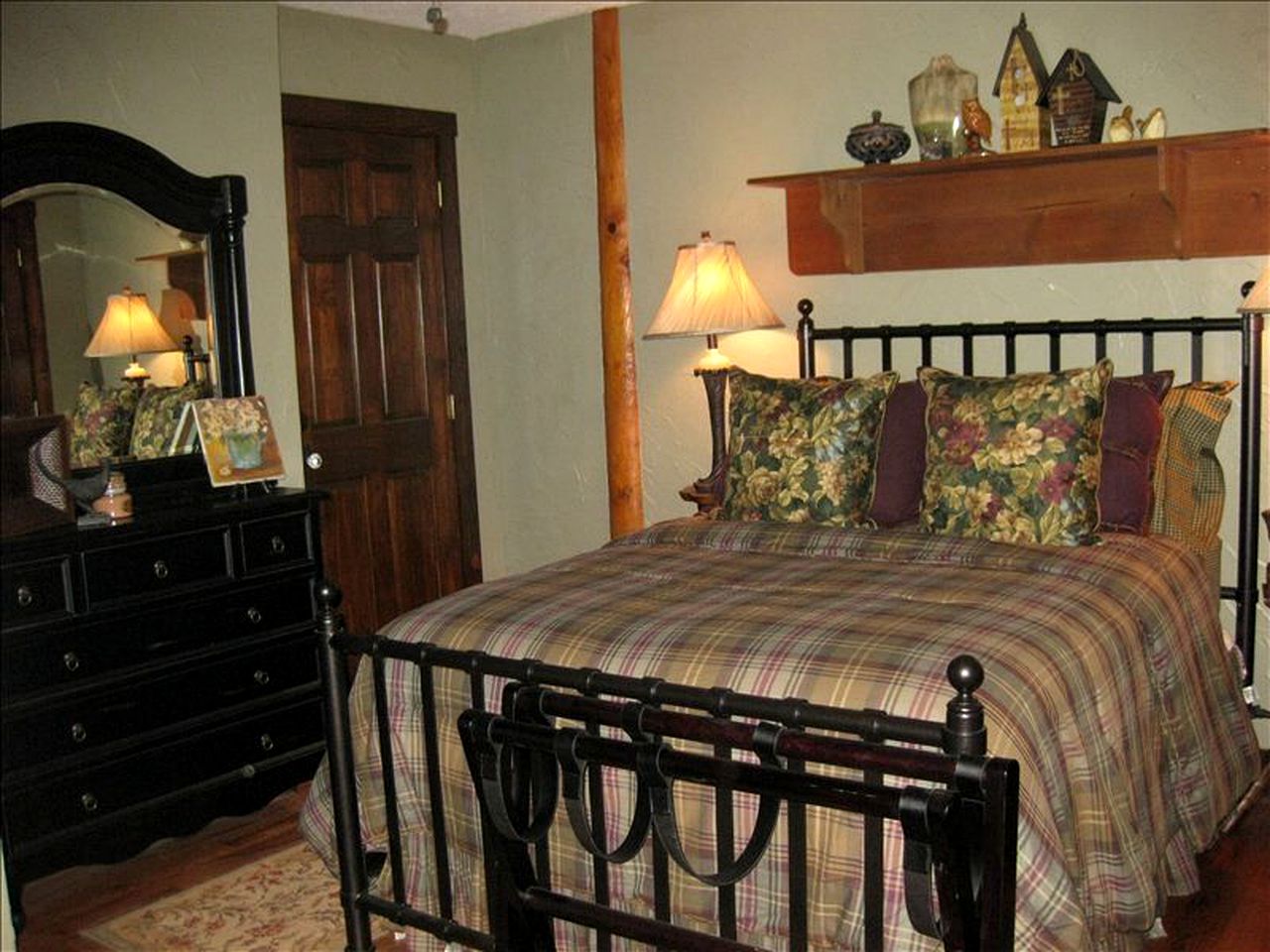 Spacious Four-Bedroom Barn with a Private Pool near Tulsa, Oklahoma