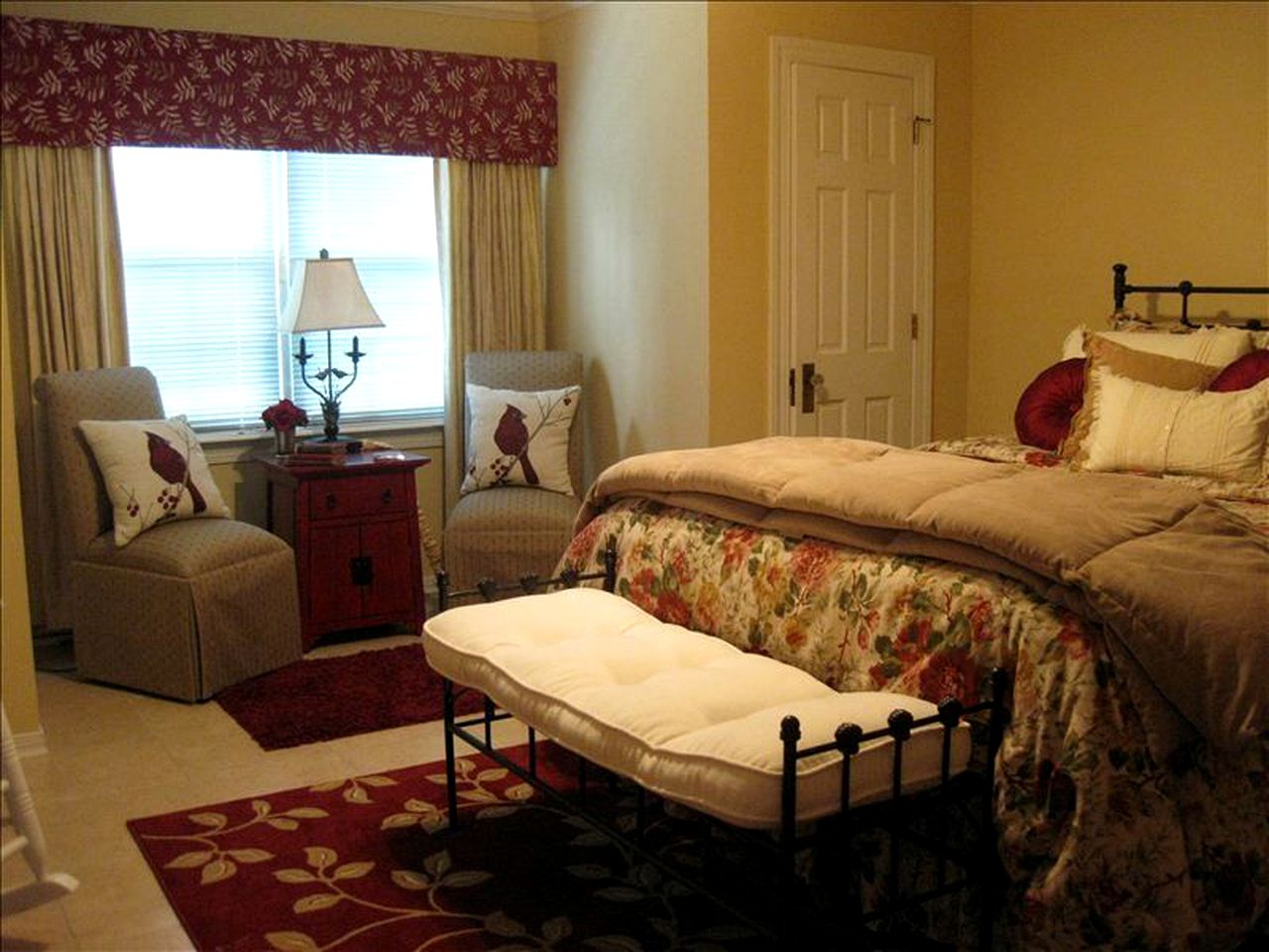 Spacious Four-Bedroom Barn with a Private Pool near Tulsa, Oklahoma