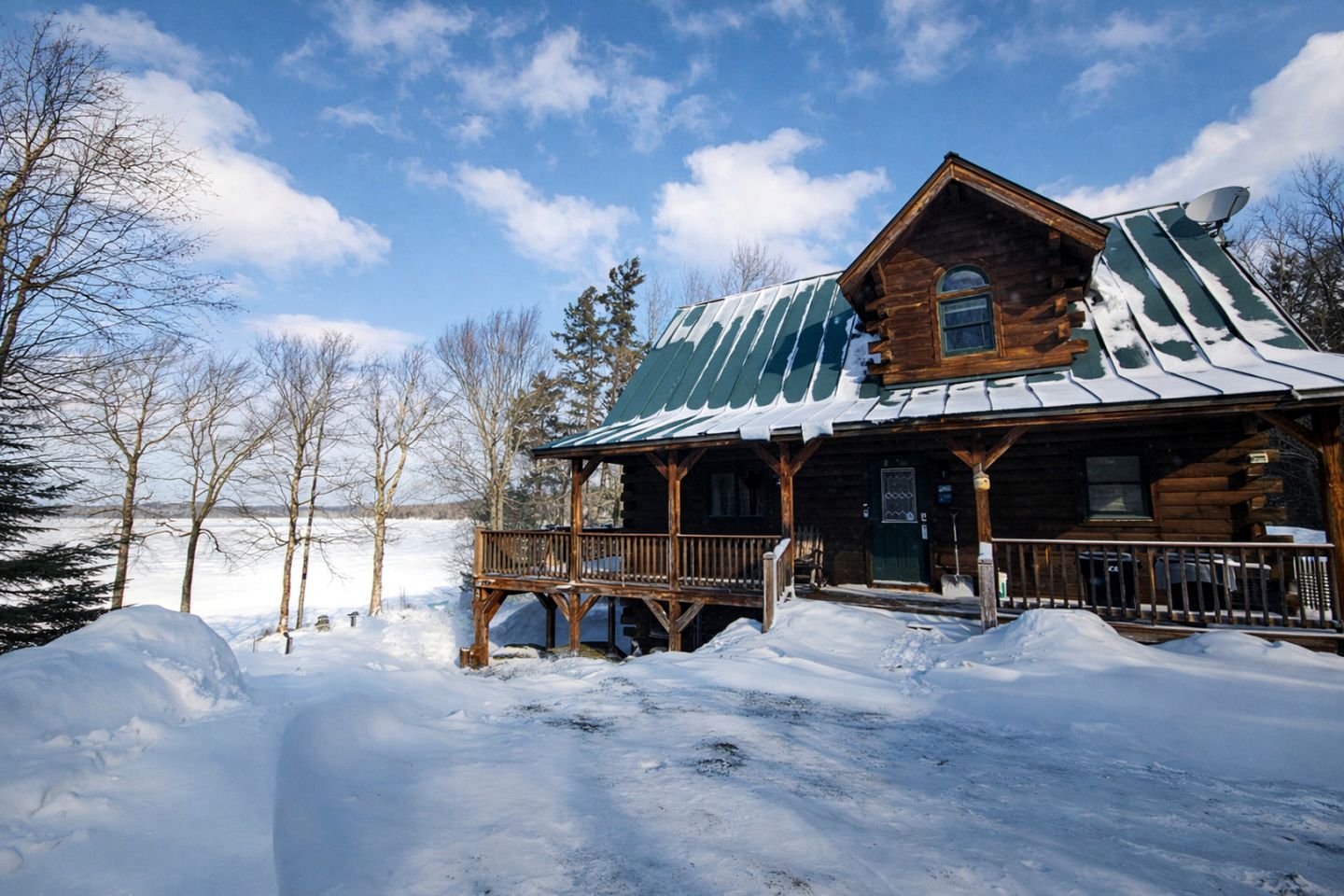 Cabins (United States of America, Rockwood, Maine)