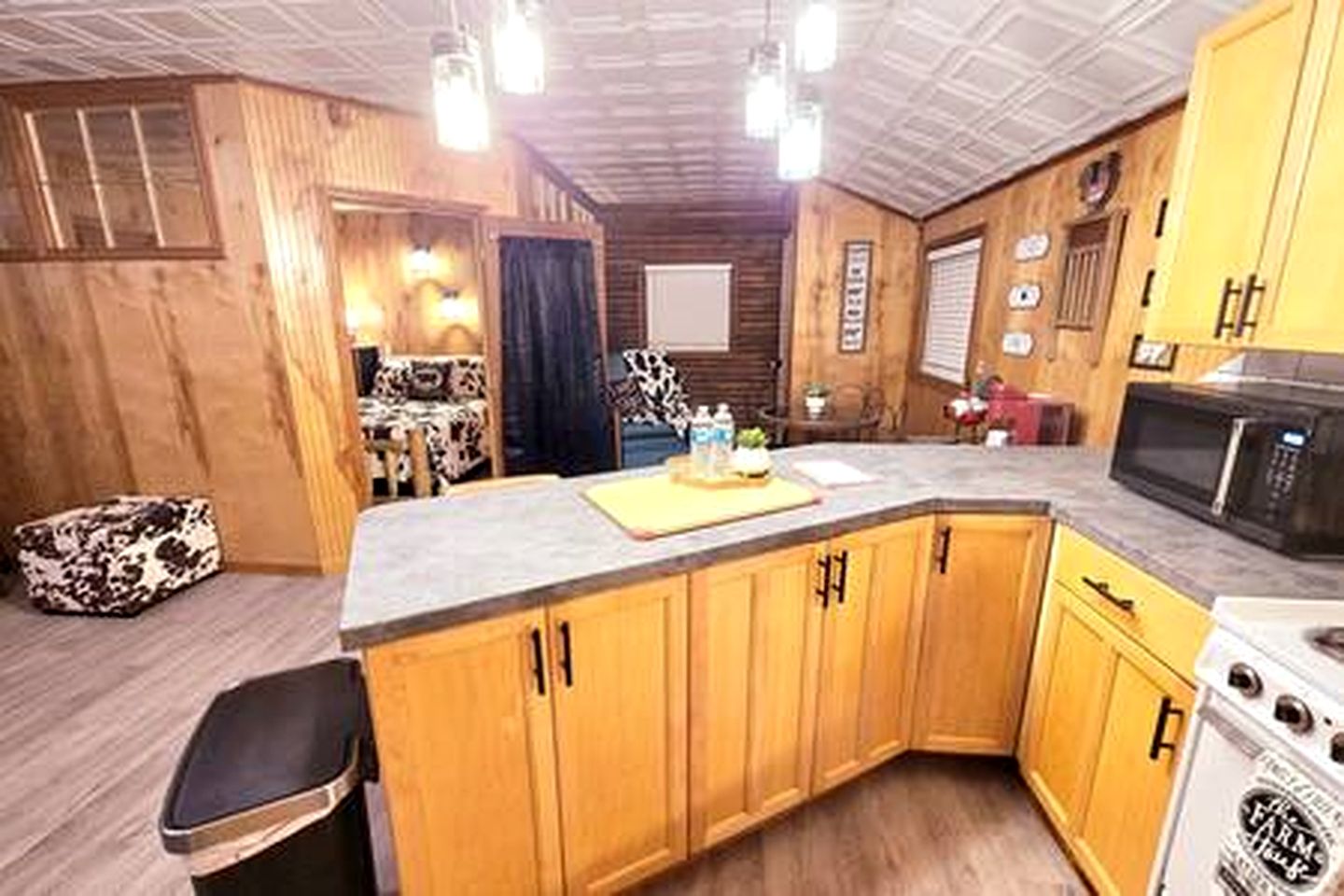 Charming Barn Retreat Surrounded by Nature Near Lake O the Pines in Texas