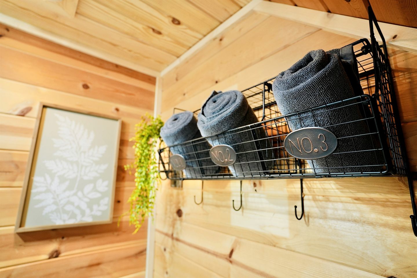 Luminous Cabin with Hot-tub, Fireplace and Games in Sevierville, Tennessee