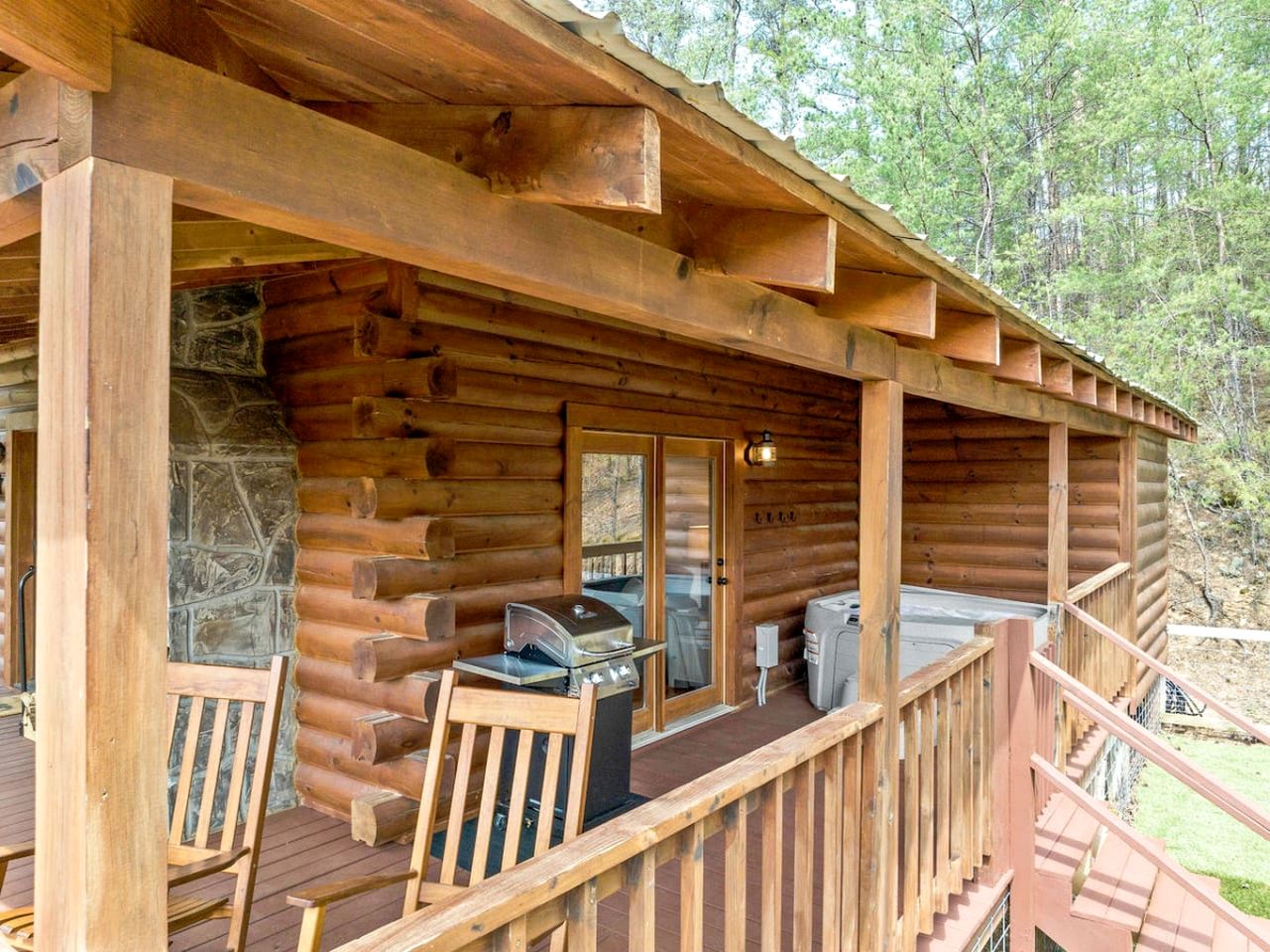 Renovated Cabin Near Great Smoky Mountains National Park, Tennessee