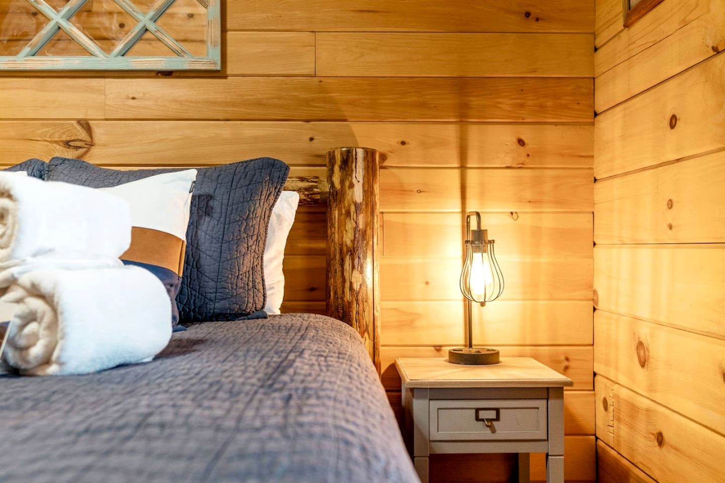 Renovated Cabin Near Great Smoky Mountains National Park, Tennessee