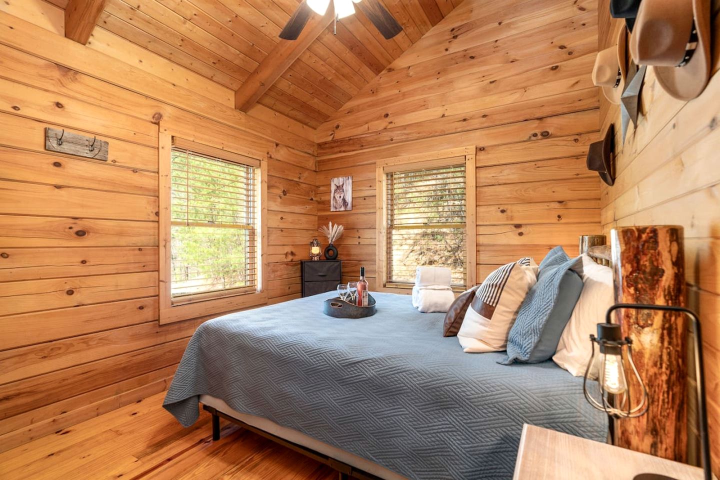Renovated Cabin Near Great Smoky Mountains National Park, Tennessee