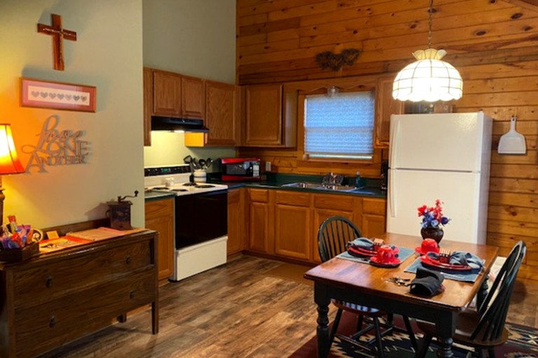 Secluded Cabin with Views of the Ozarks in Eureka Springs, Arkansas | Cabins (Eureka Springs, Arkansas, United States of America)