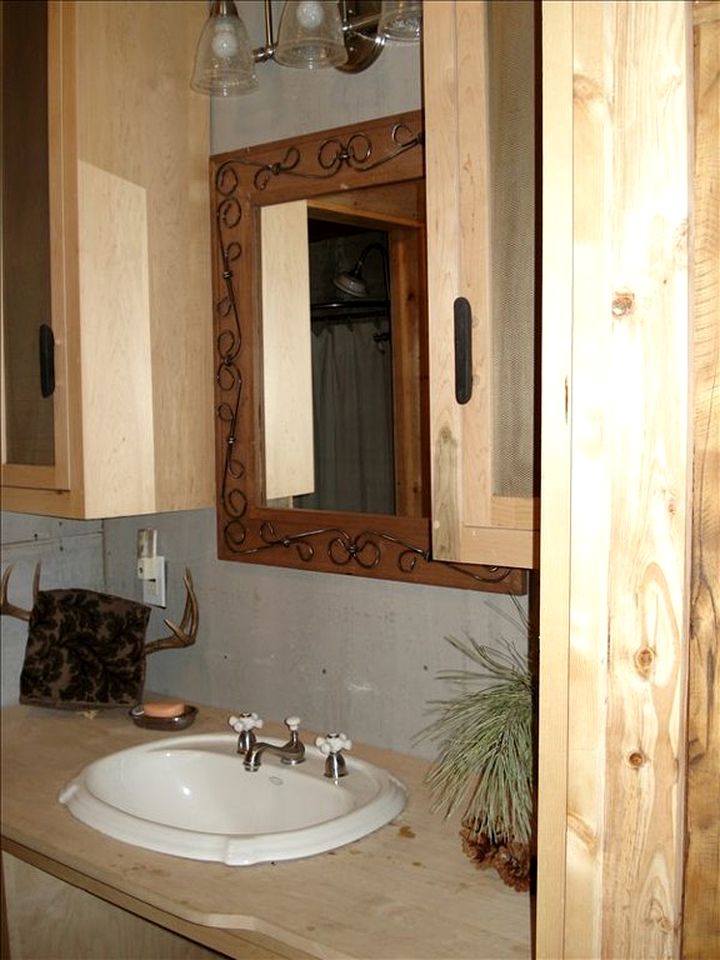 Family-Friendly Log Cabin Rental with Nature Views near Flagstaff