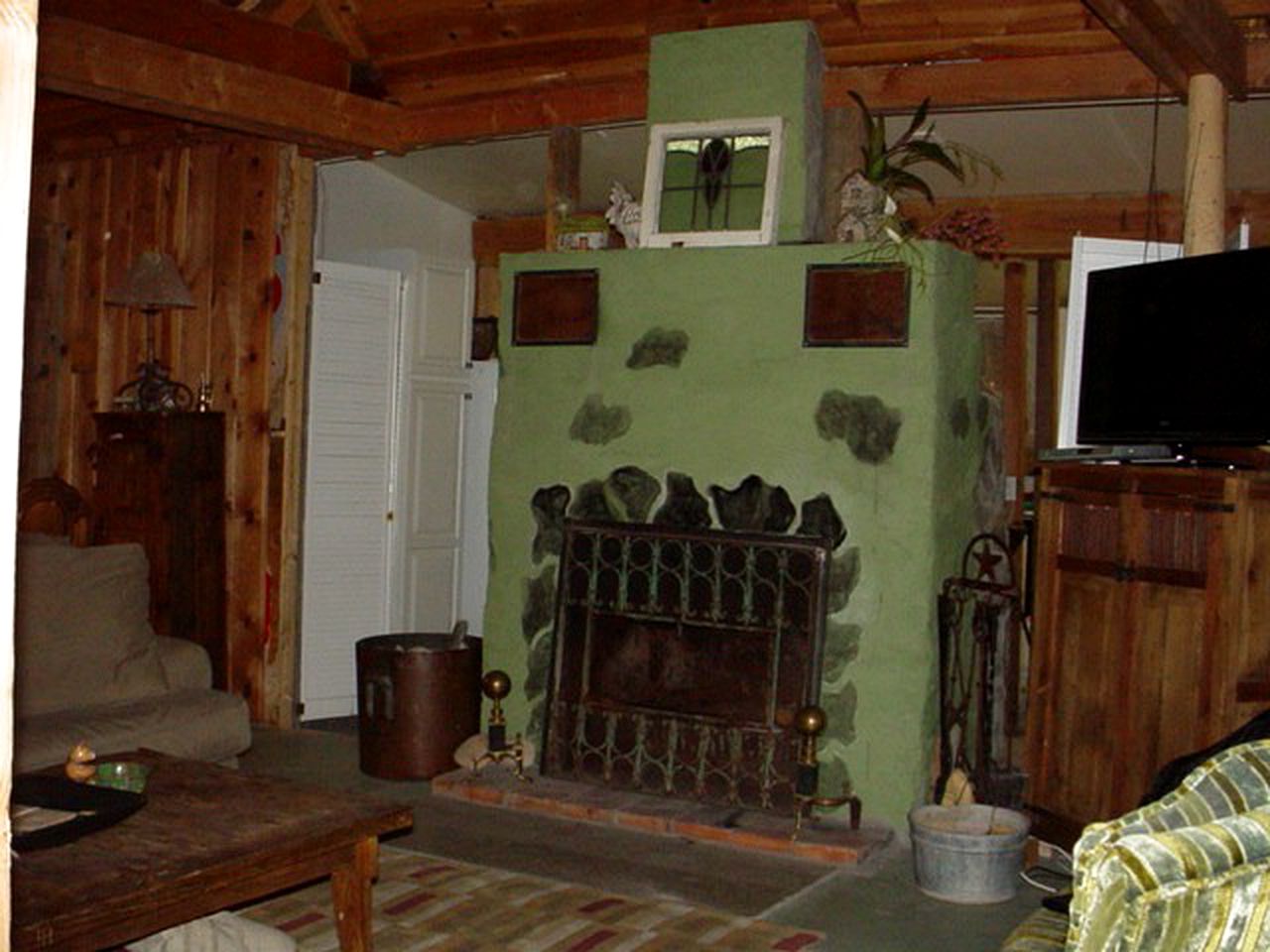 Family-Friendly Log Cabin Rental with Nature Views near Flagstaff
