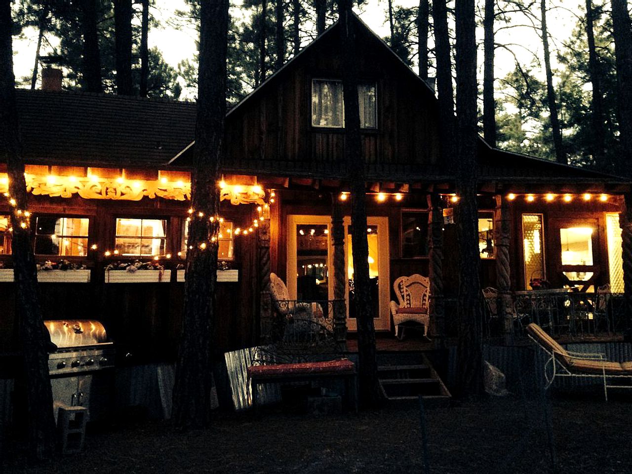 Family-Friendly Log Cabin Rental with Nature Views near Flagstaff