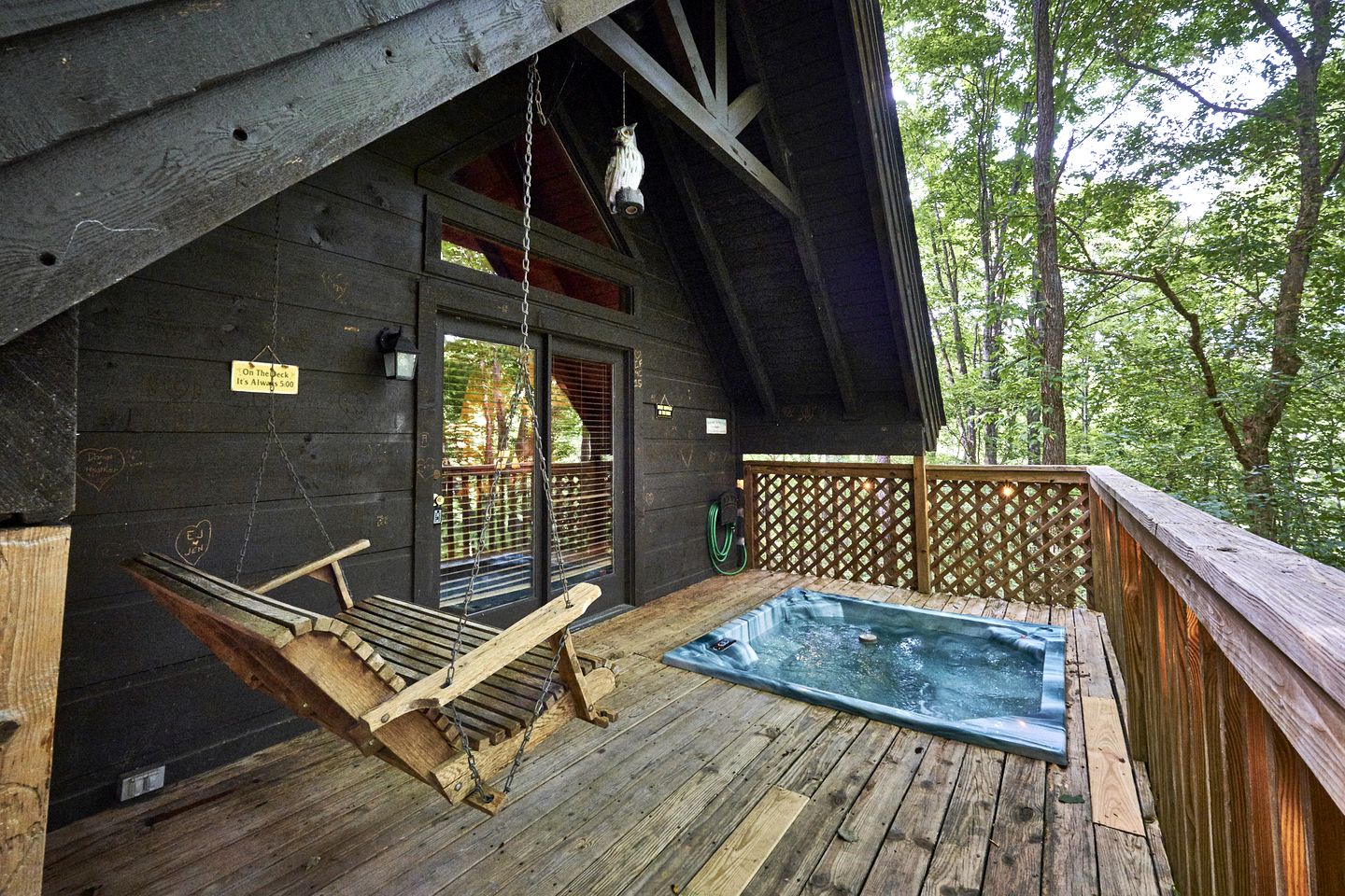 Rustic Secluded Cottage with Hot-tub in Sevierville, Tennessee