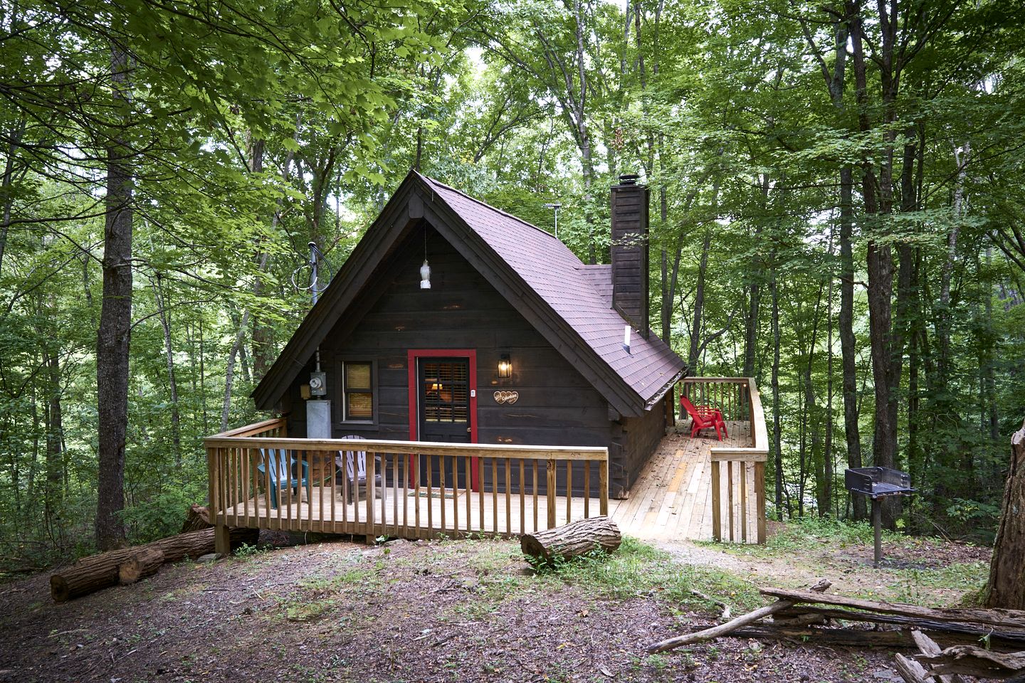 Rustic Secluded Cottage with Hot-tub in Sevierville, Tennessee