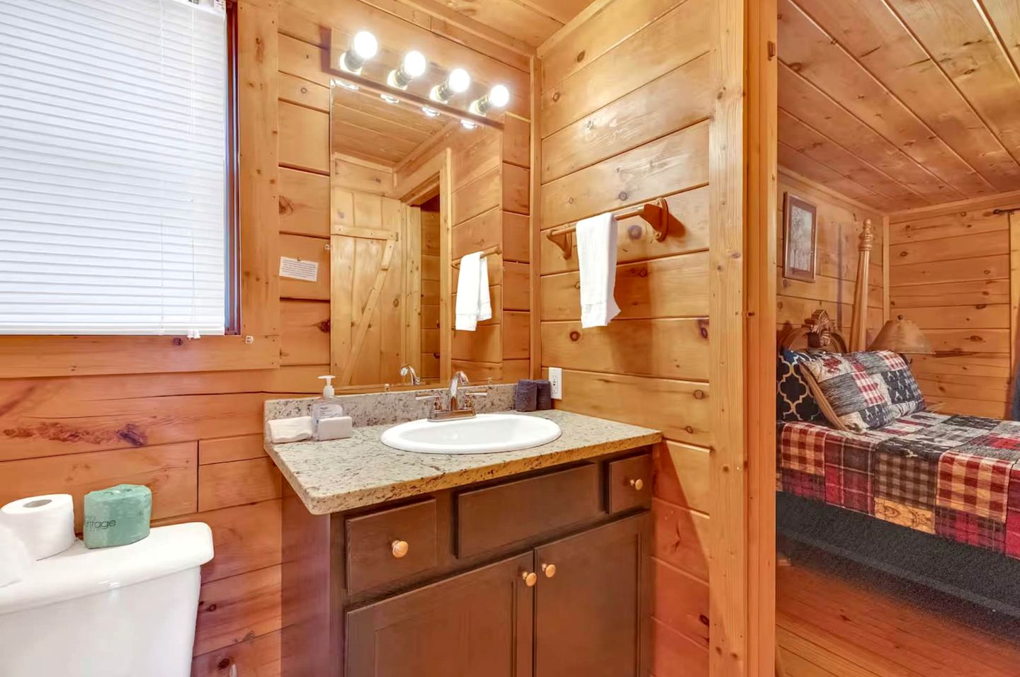 Rustic Smoky Mountain Cabin with Firepit & Game Room near Lake Douglas, Sevierville TN