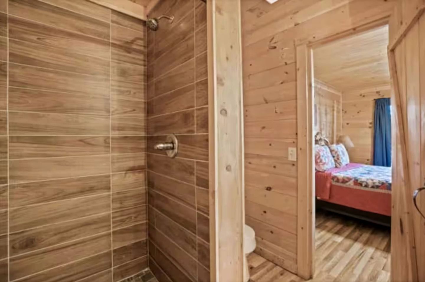 Rustic Smoky Mountain Cabin with Firepit & Game Room near Lake Douglas, Sevierville TN