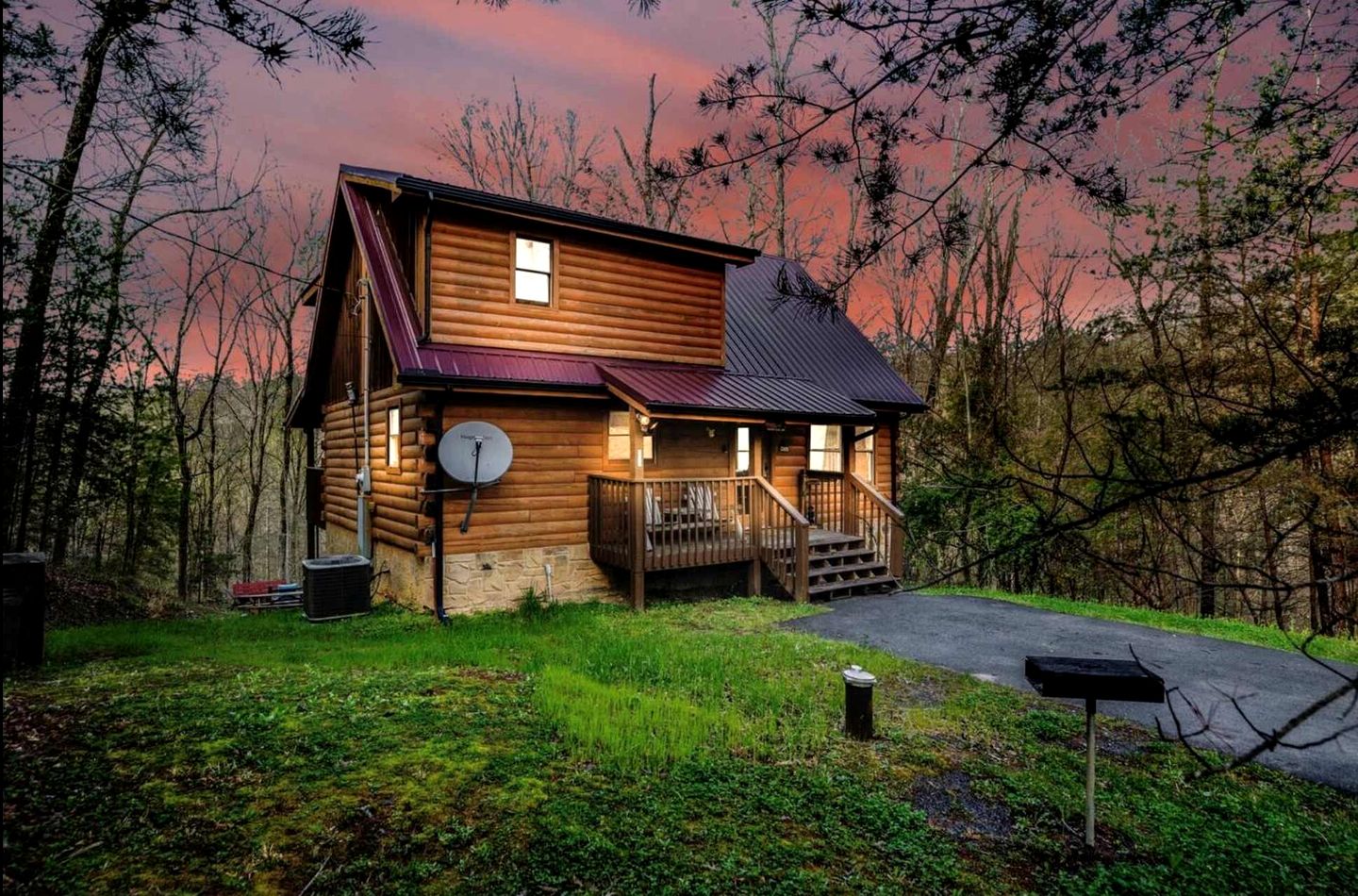 Cabins (United States of America, Pittman Center, Tennessee)