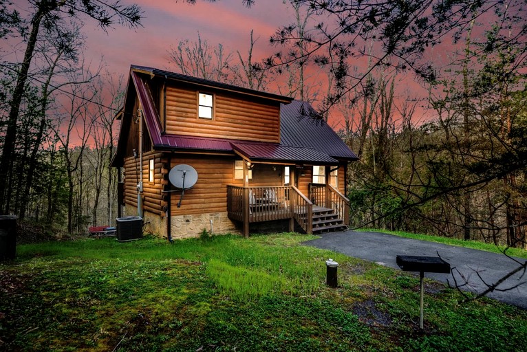 Cabins (United States of America, Pittman Center, Tennessee)