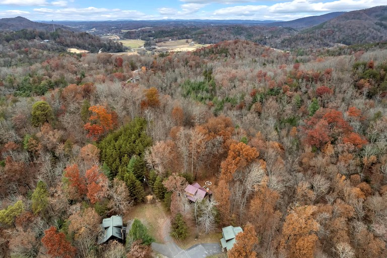 Cabins (United States of America, Pittman Center, Tennessee)