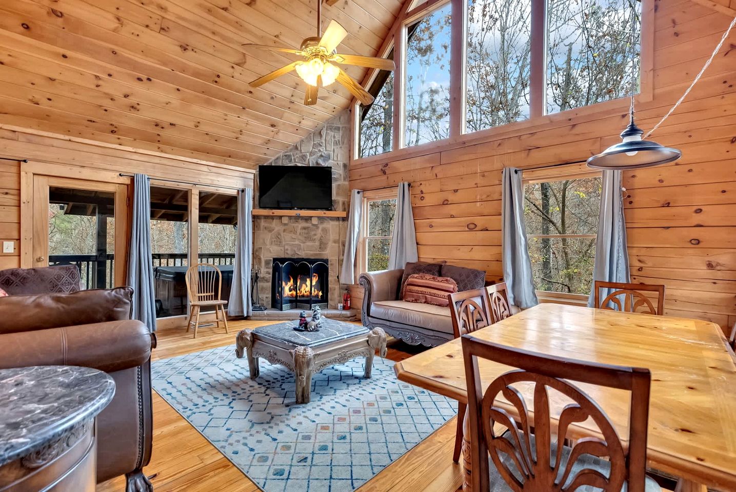 Rustic Smoky Mountain Cabin with Firepit & Game Room near Lake Douglas, Sevierville TN