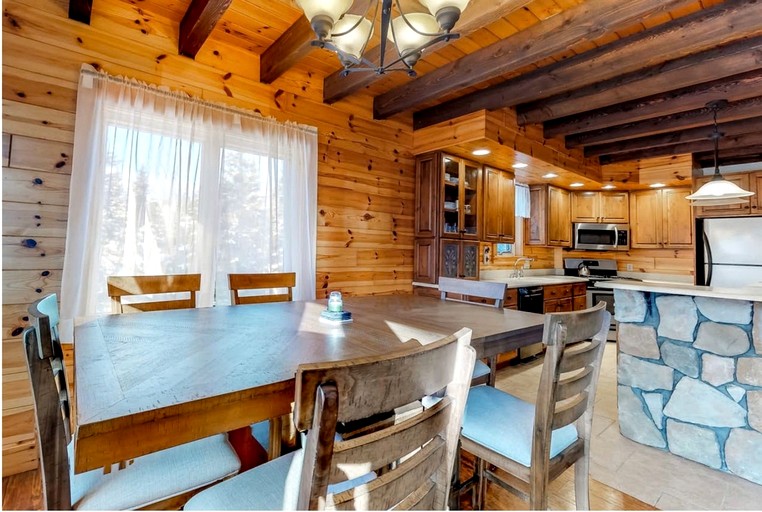 Cabins (United States of America, Greenville, Maine)