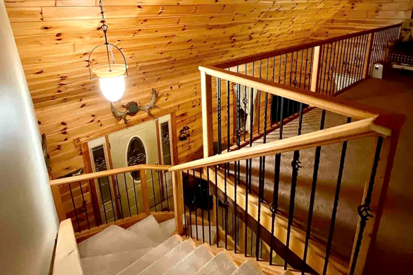 Rustic Spacious Cabin with Cozy Indoor and Outdoor in Maine