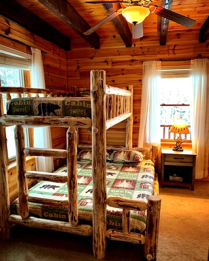 Cabins (United States of America, Greenville, Maine)