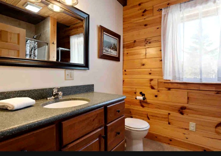 Cabins (United States of America, Greenville, Maine)