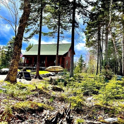 Cabins (United States of America, Greenville, Maine)