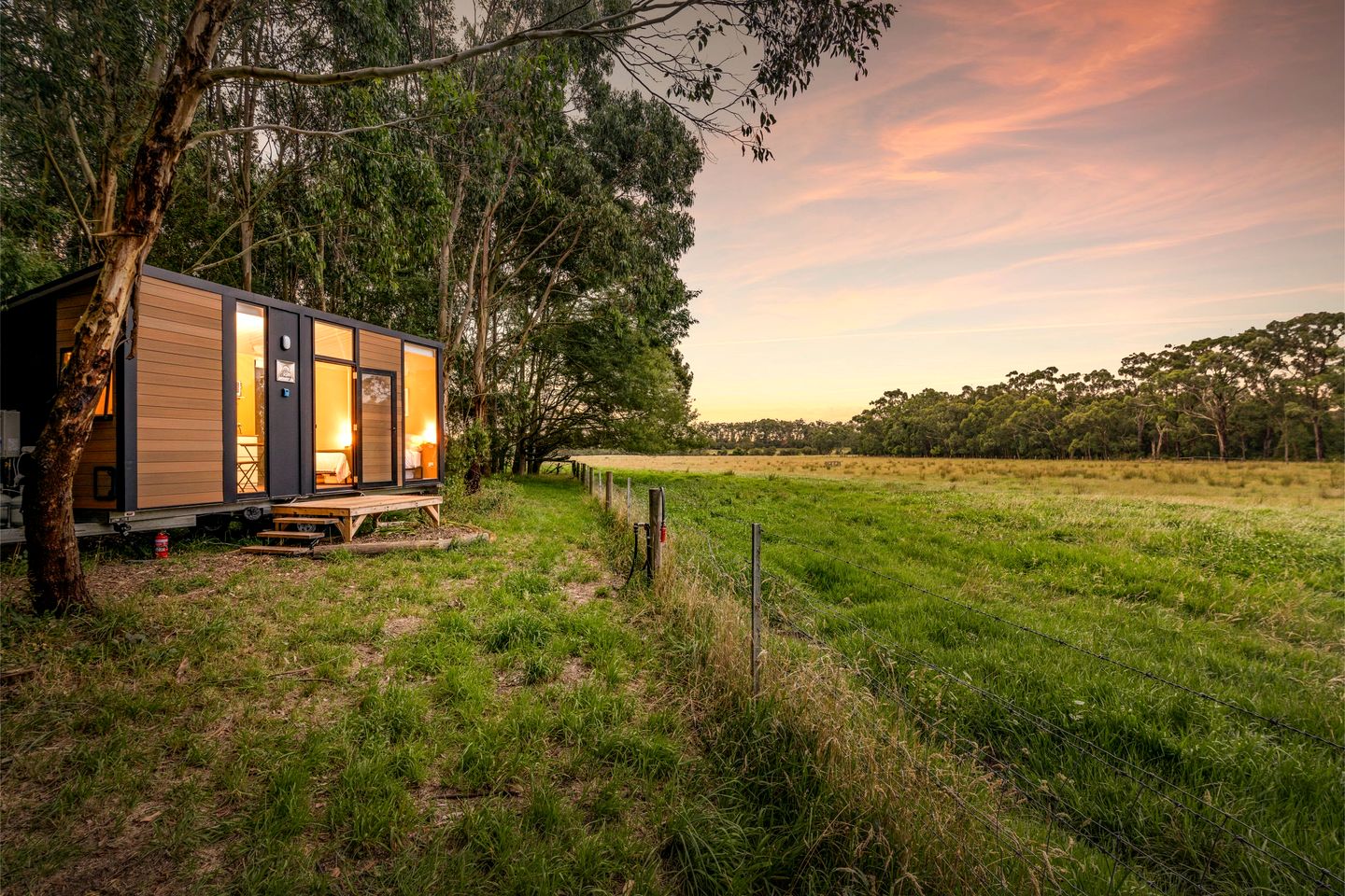 Rustic Tiny House with Beautiful Landscape Views in Buffalo, Victoria
