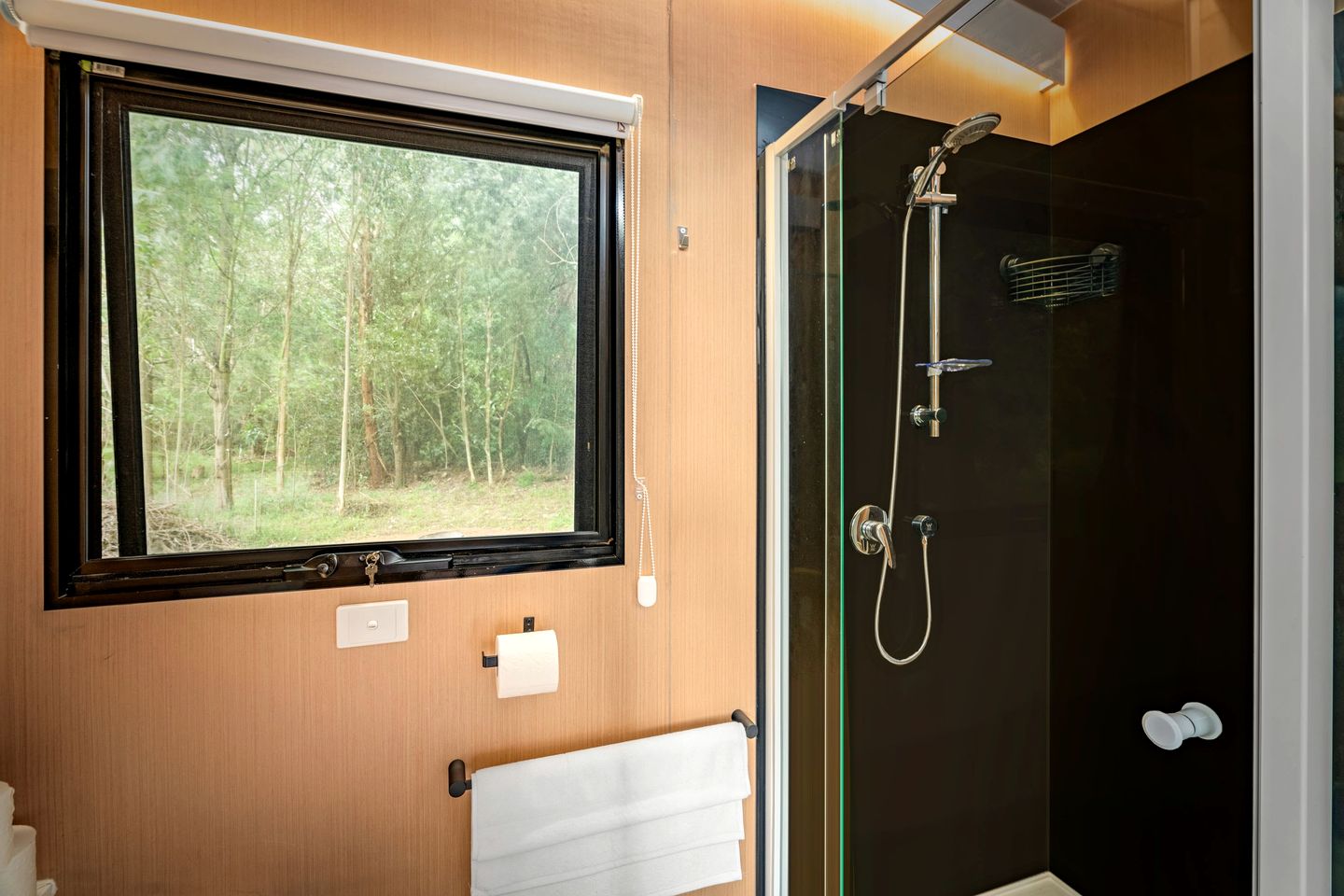 Rustic Tiny House with Beautiful Landscape Views in Buffalo, Victoria