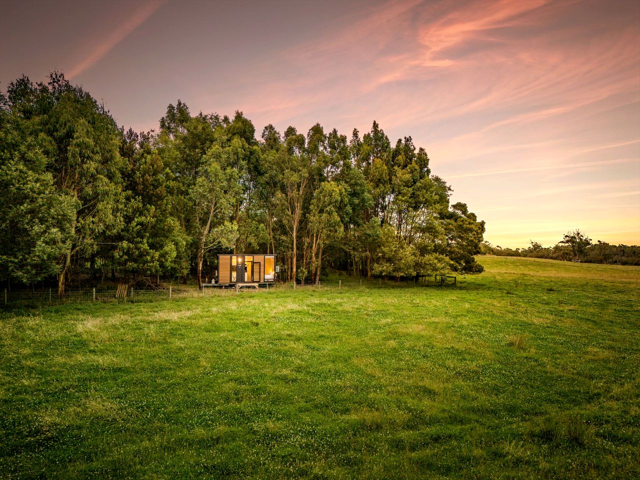 Rustic Tiny House with Beautiful Landscape Views in Buffalo, Victoria