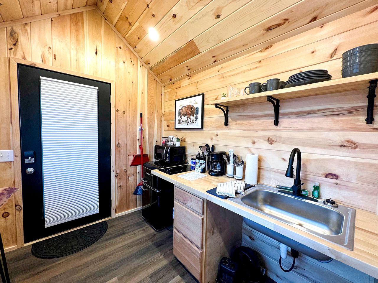 Rustic Tiny House Glamping in Grand Junction: Authentic Rural Charm in Colorado