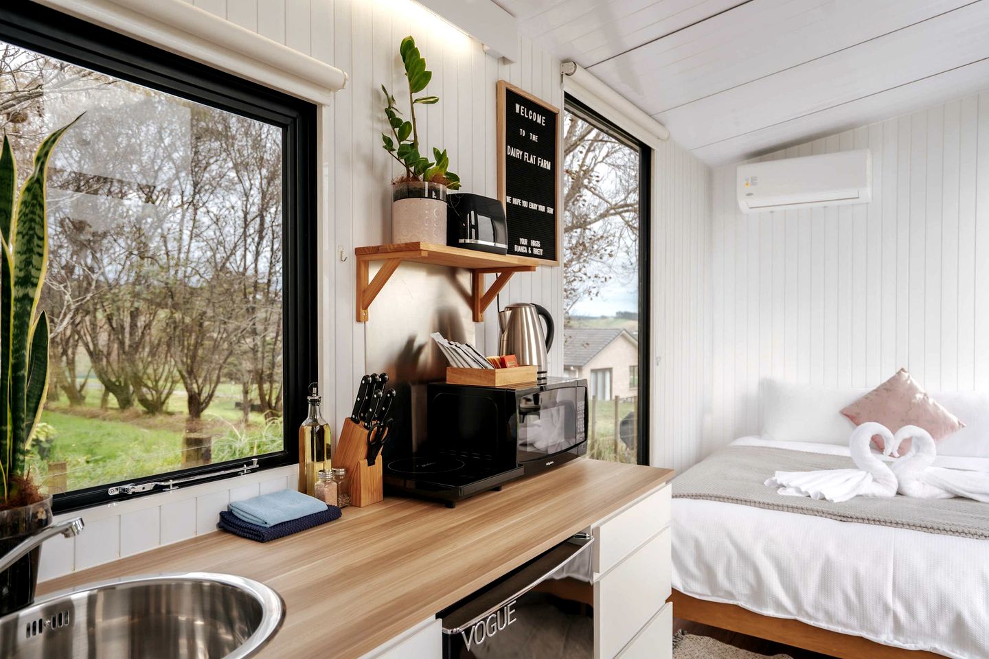 Rustic Tiny House with Outstanding Farmlands Views and Wildlife in North Island, New Zealand